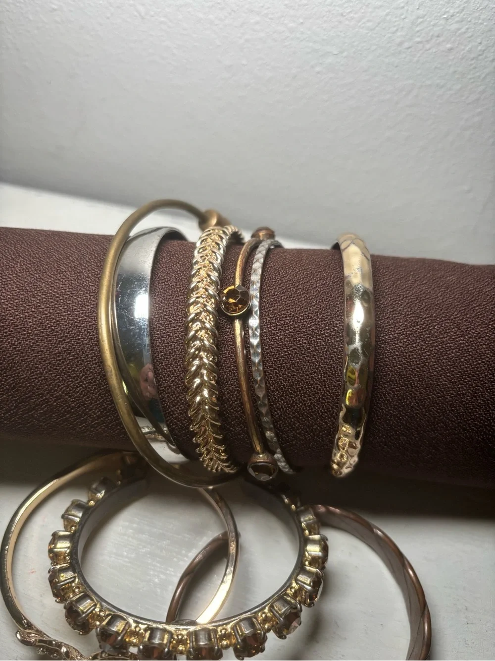 Gold-Tone Mixed Bangle Bracelet Set — Elegant Stackable Women’s Jewelry
